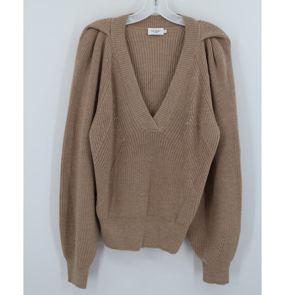 The Reset The Must Have V-Neck Sweater Wool in Camel size Medium